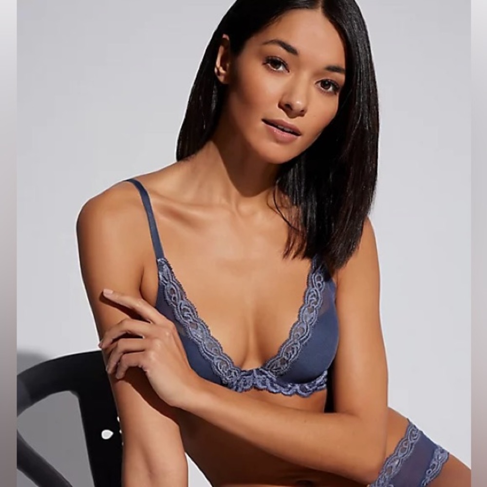 Brand new with tag. Natori women’s bra